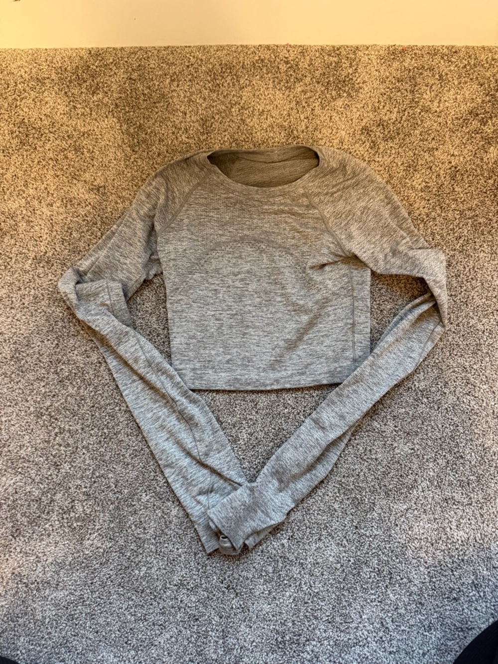 lululemon athletica Heather Gray cropped long sleeve swiftly